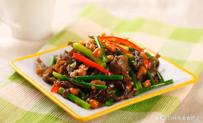 鮮脆蒜苔，細嫩肉末，口感與香氣兼具的美味蒜苔肉末