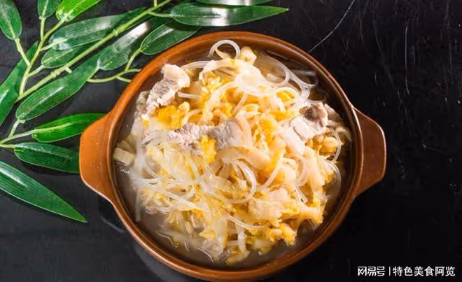 清爽鮮美，營養滋補的白菜豆腐燉粉條