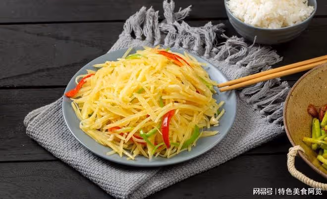 酸辣土豆絲，麻辣口感與酸爽滋味的最佳組合！