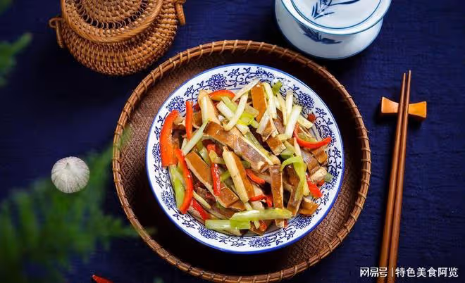 韭菜炒香乾，清香味美的家常佳肴