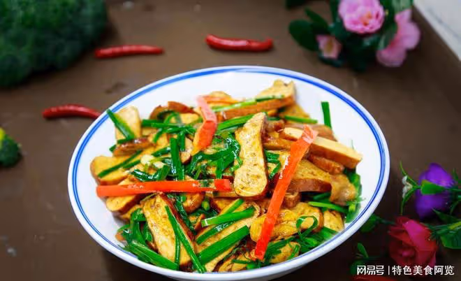 韭菜炒香乾，清香味美的家常佳肴