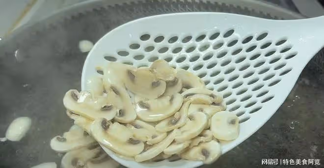2月吃它「賽仙丹」，一解毒，二抗凝血，三降血壓，配稀飯是一絕