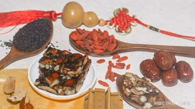 人到中年多補鐵，這9種食物常吃補血益氣營養高