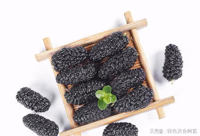 人到中年多補鐵，這9種食物常吃補血益氣營養高