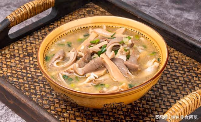 豬肚墨魚湯，美味又提神的海鮮盛宴