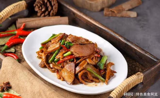 味道鮮美，香氣撲鼻，臘肉炒竹筍的做法