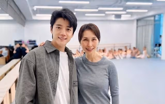 何超瓊60歲親妹露面，長相完全不像姐姐，身家百億已離婚單身