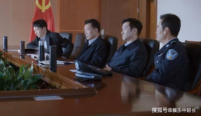 《江河日上》當副市長被孤立!鄭寒江的空降,到底動了誰的蛋糕?