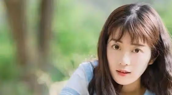 女人給你這5個「信號」，就是對你芳心暗許了，別再傻傻錯過了！