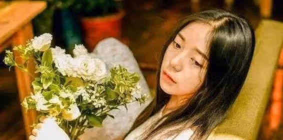 女人想你到極致，不會說「我想你」，而是會給你這4個「信號」！
