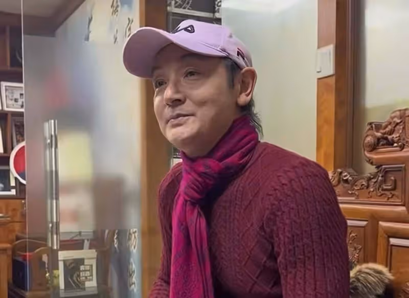 香港風月片男星林偉健復出，撞臉頂流小生，曝當眾拍親熱戲很痛苦