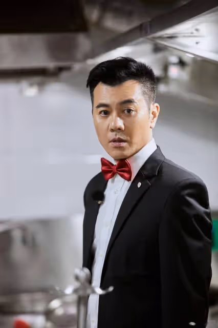 52歲港星梁漢文事業翻紅後獲天王級待遇,工作休息區被特殊照顧