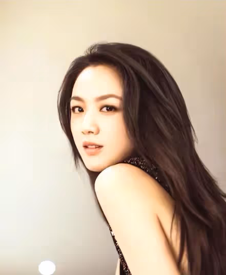 湯唯姐姐44歲啦,分居不過不離婚,一個人帶著小寶貝真嗨!