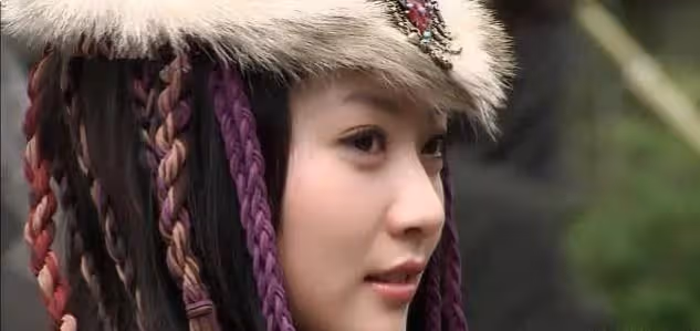 她曾經是京城四美之一,被成龍力捧一炮而紅,如今卻成為配角!