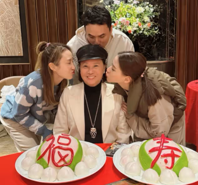 三太陳婉珍10億豪宅慶生,何超蓮何超雲嘟嘴獻吻,何家女婿齊缺席