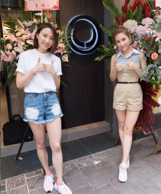 三太陳婉珍10億豪宅慶生,何超蓮何超雲嘟嘴獻吻,何家女婿齊缺席