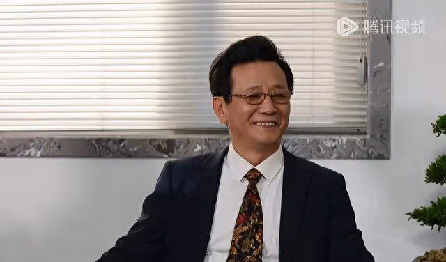 父輩的榮耀:鳳勤學成歸來,改變了3個人的結局,秦局長最意外