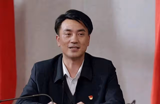 父輩的榮耀:鳳勤學成歸來,改變了3個人的結局,秦局長最意外