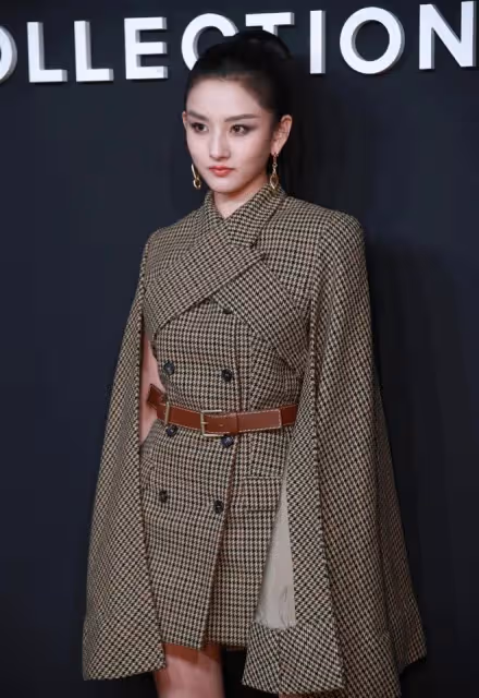 宋祖兒同框高圓圓輸太慘!一個靚麗女星,一個優雅女神,差距立顯