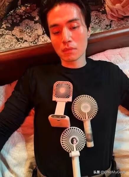 男神歐巴竟有這一面！李棟旭迷之自拍看呆粉絲！