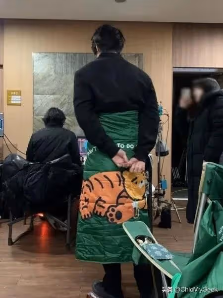 男神歐巴竟有這一面！李棟旭迷之自拍看呆粉絲！