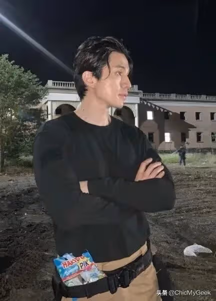 男神歐巴竟有這一面！李棟旭迷之自拍看呆粉絲！