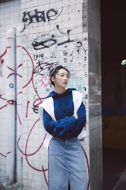蔡凡熙套DAP GAP愜意當牛仔型男　與俏麗李沐拚復古街頭感