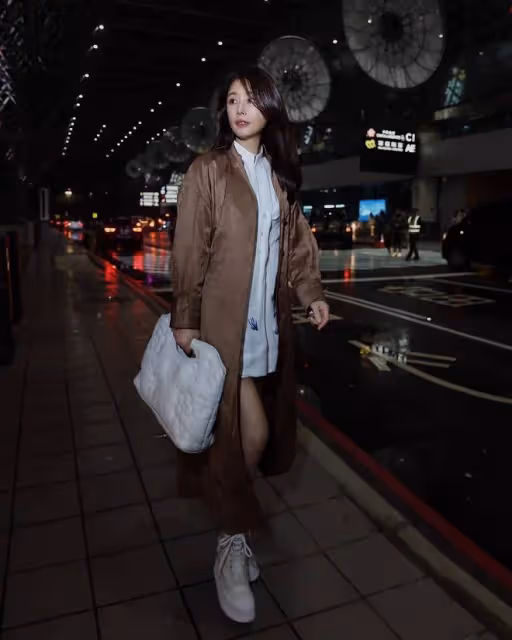 48歲林心如又瘦了，前往巴黎演繹新中式優雅，大長腿又靚又好看