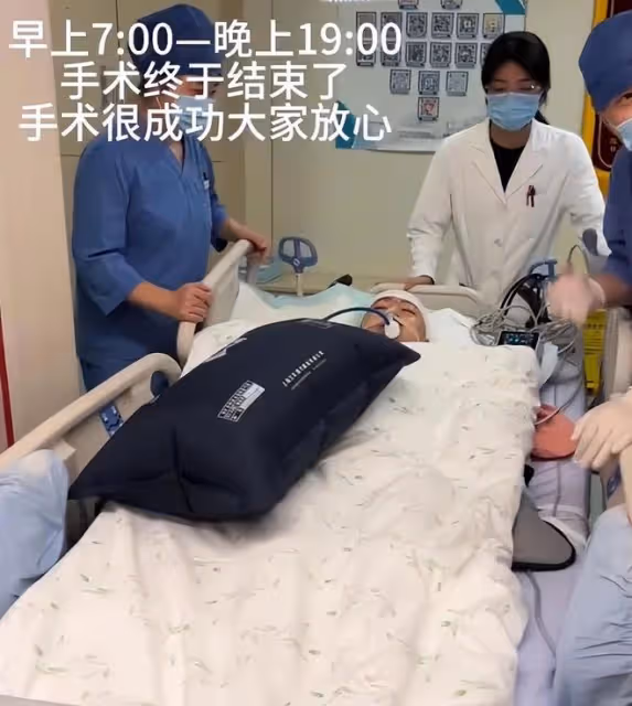 「點讀機女孩」高君雨腫瘤是良性，母親報平安，目前在ICU內觀察