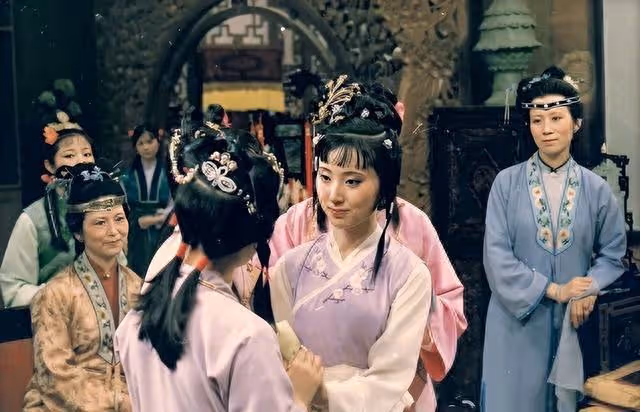 看看剛進劇組的陳曉旭，就知道王扶林為何堅持讓她出演黛玉