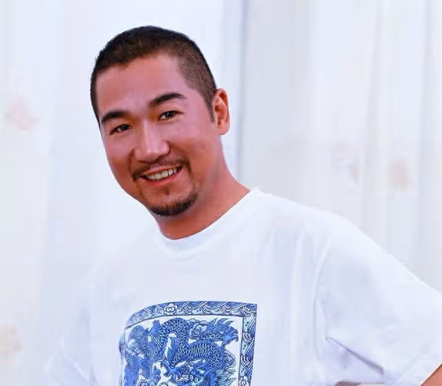 鄧婕的一張照片，曝光張國立「人設」：多年婚姻，寵妻是假的