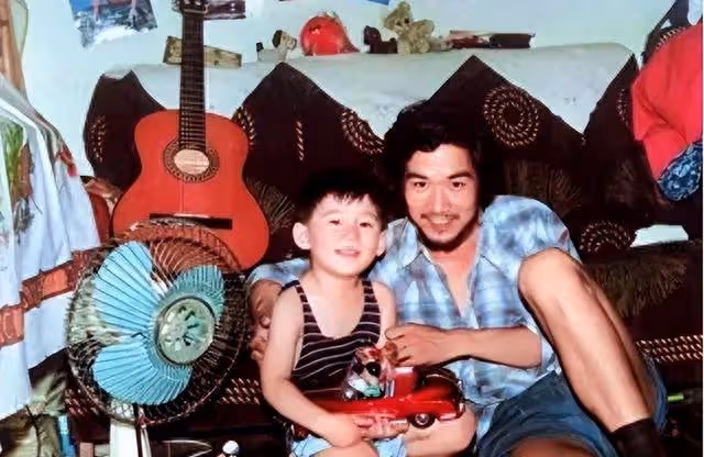 鄧婕的一張照片，曝光張國立「人設」：多年婚姻，寵妻是假的