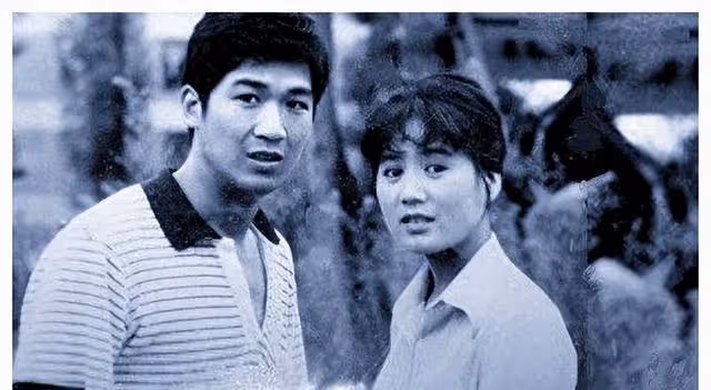 鄧婕的一張照片，曝光張國立「人設」：多年婚姻，寵妻是假的