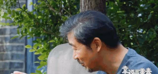 鄧婕的一張照片，曝光張國立「人設」：多年婚姻，寵妻是假的