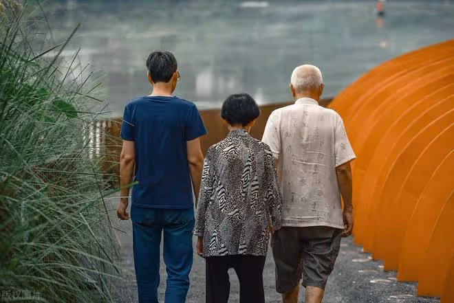 只有一個孩子的家庭,過了50歲後,就要為晚年養老做好這5個準備