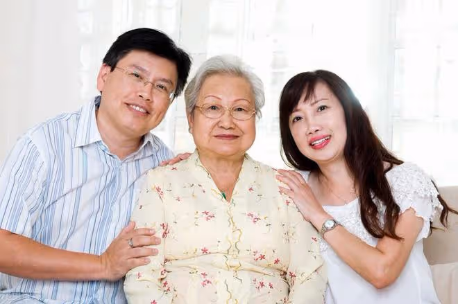 人老後,不靠子女,就只靠自己養老到底行不行?76歲老人實話實說