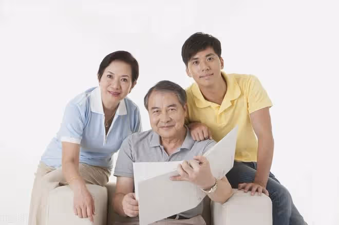 人老後,不靠子女,就只靠自己養老到底行不行?76歲老人實話實說