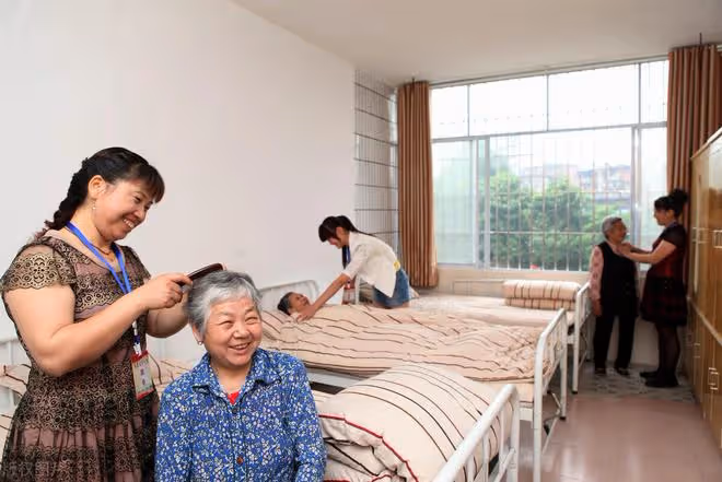 人到晚年,是兒女養老好還是去養老院養老好?76歲老人實話實說