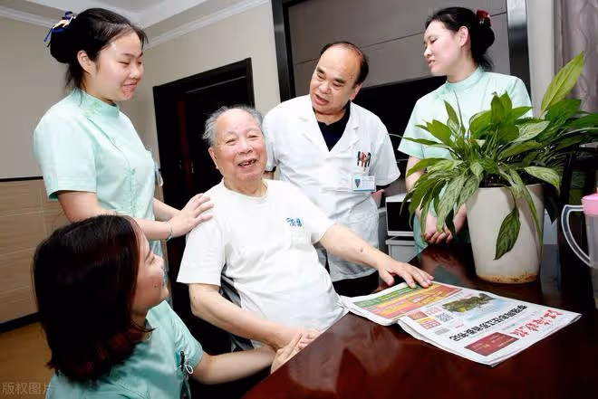 人到晚年,是兒女養老好還是去養老院養老好?76歲老人實話實說