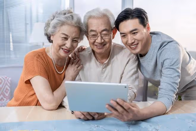 75歲大爺坦言:在三個兒子家輪流養老後,我才明白晚年養老該靠誰