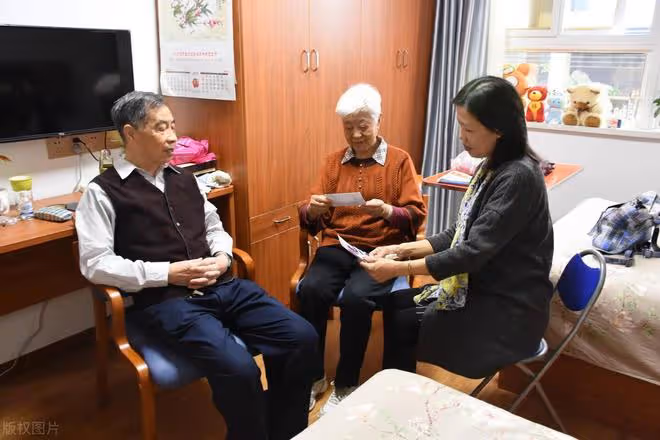 80歲老人坦言:住過養老院去過兒女家,才明白晚年最好歸宿在哪裡