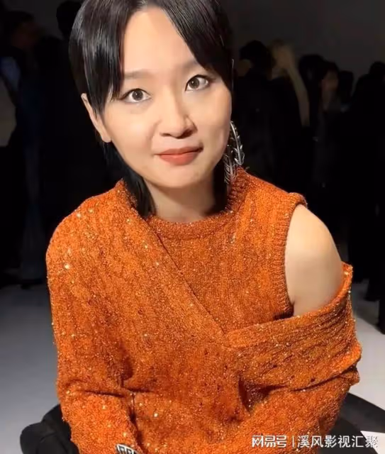 巴黎時裝周女明星生圖,楊冪卷髮大佬出街,鍾楚曦水蛇腰超美!