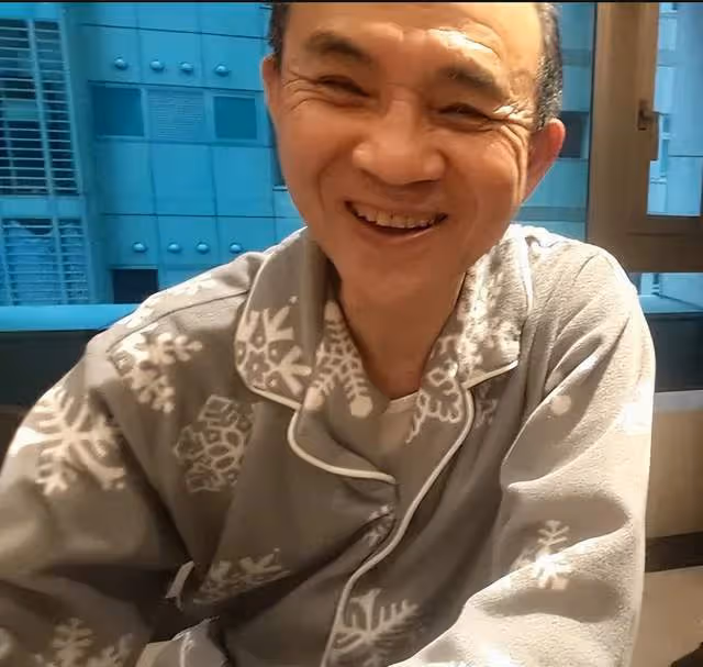 太離譜！大S穿透視裝現身小S公公葬禮，舉止遲緩像懷孕了！