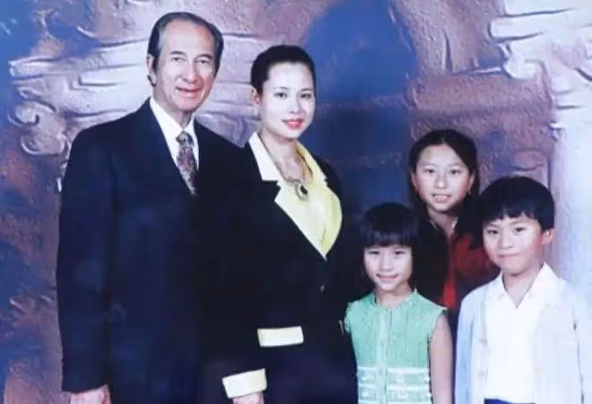 看了70歲賭王三太近照，才知道護士出身的她為何能分到67億