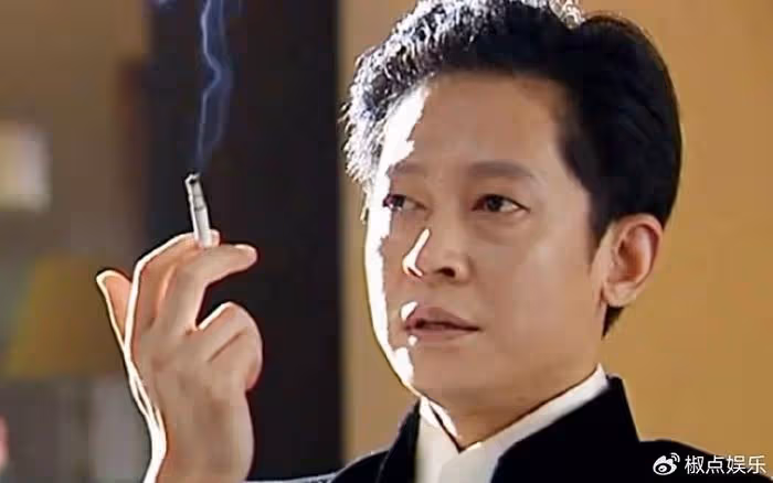 王志文有多牛？談了7任女友，最後娶蘭博基尼總裁，和兒子像爺孫