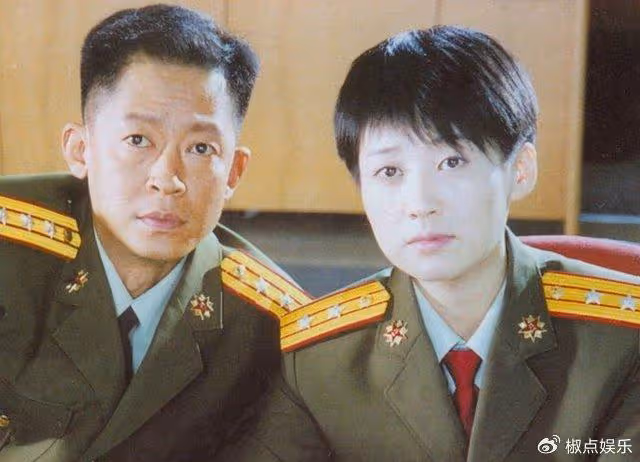 王志文有多牛？談了7任女友，最後娶蘭博基尼總裁，和兒子像爺孫