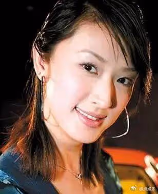 王志文有多牛？談了7任女友，最後娶蘭博基尼總裁，和兒子像爺孫