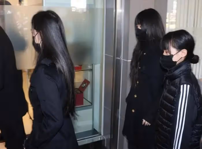 小S三個女兒現身爺爺葬禮,細節看出三人家教,只有老二攙扶奶奶
