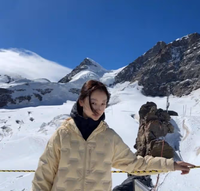 劉昊然周冬雨被曝分手了!男方氣質回春,女方曬旅遊照疑似散心