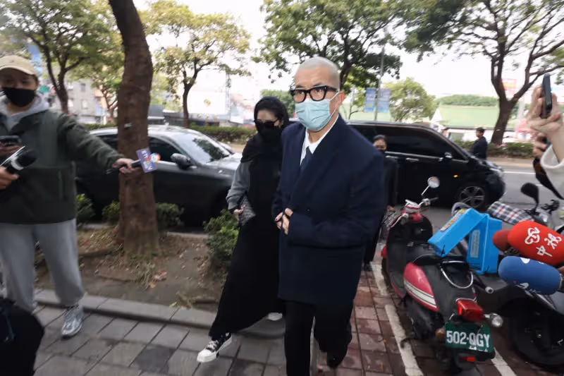 大S悼念服、蝴蝶髮飾汪小菲付錢？！微博網友一一比對